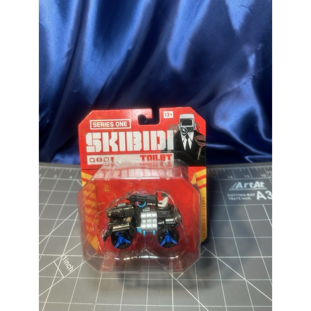 Skibidi Toilet Classic Series One Parasite Disabler Laser Tank New/Sealed In Box